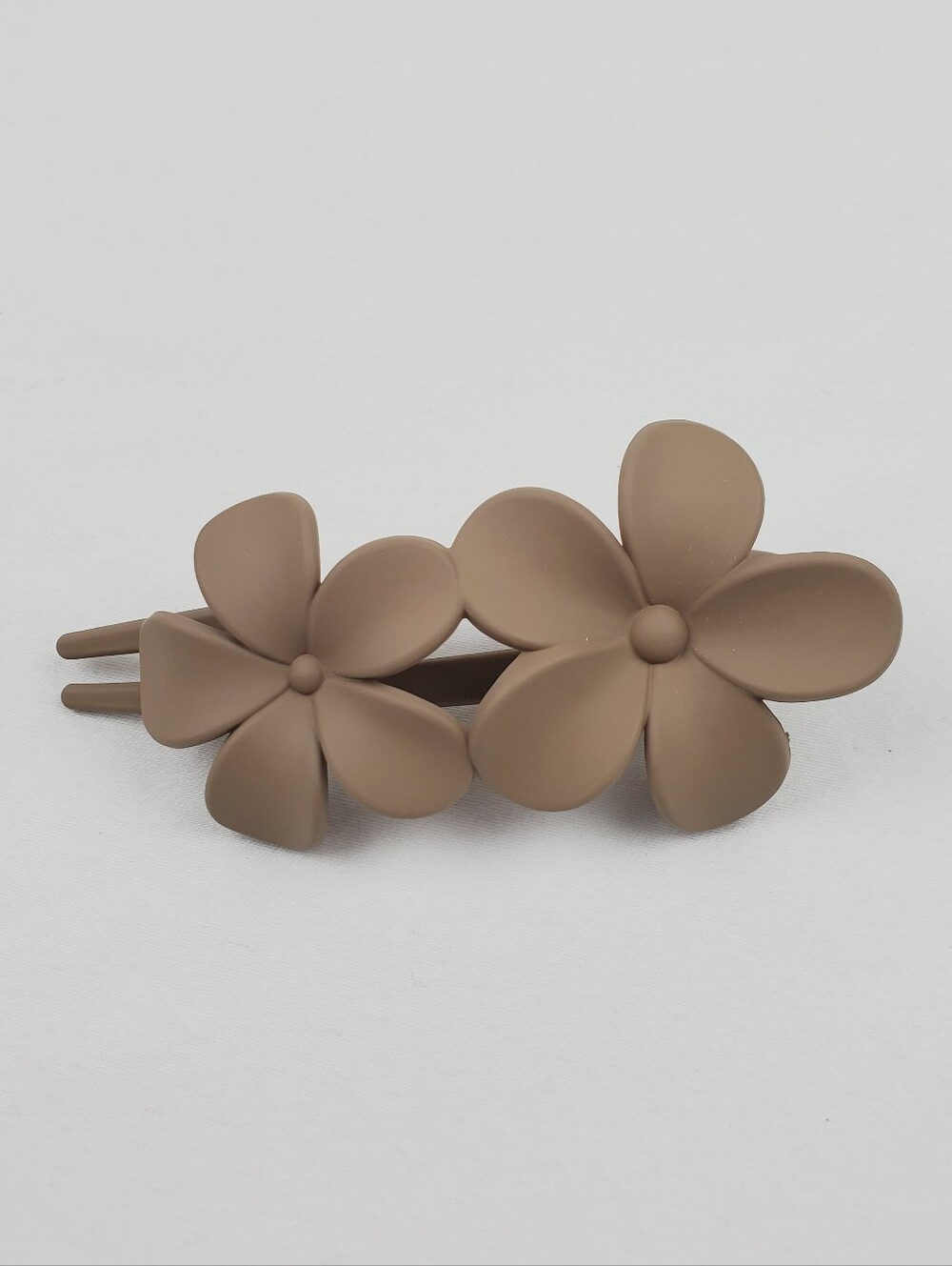3 FOR $15 💕 Strong Hold Claw Clip Fashionable Hair Accessories - Picture 2 of 4